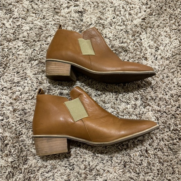 Light Brown Booties from Charleston Shoe Company Size 8 - Picture 3 of 6